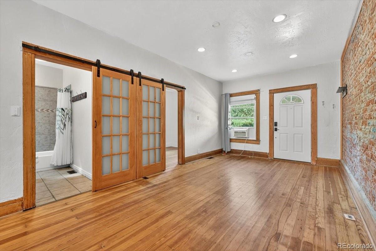 MLS Image #8 for 3034 n high street,denver, Colorado