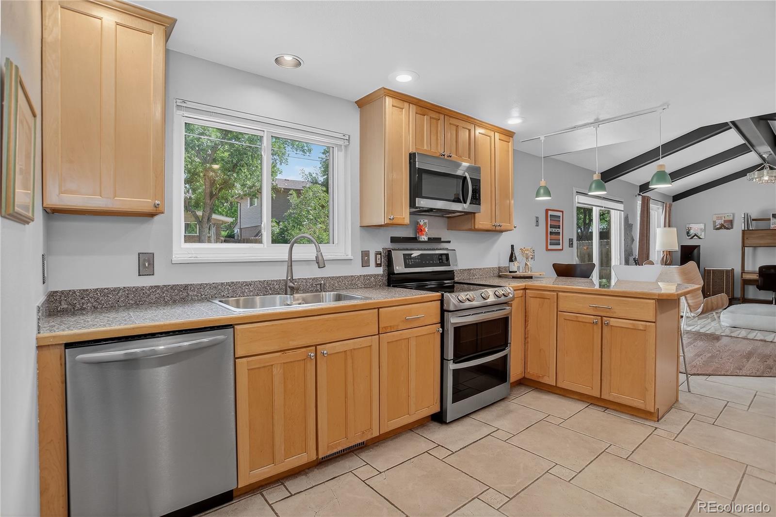 MLS Image #15 for 2842 s vincennes way,denver, Colorado