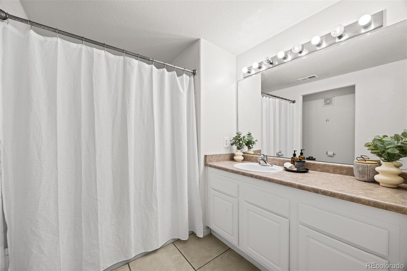 MLS Image #11 for 9468 e florida avenue,denver, Colorado