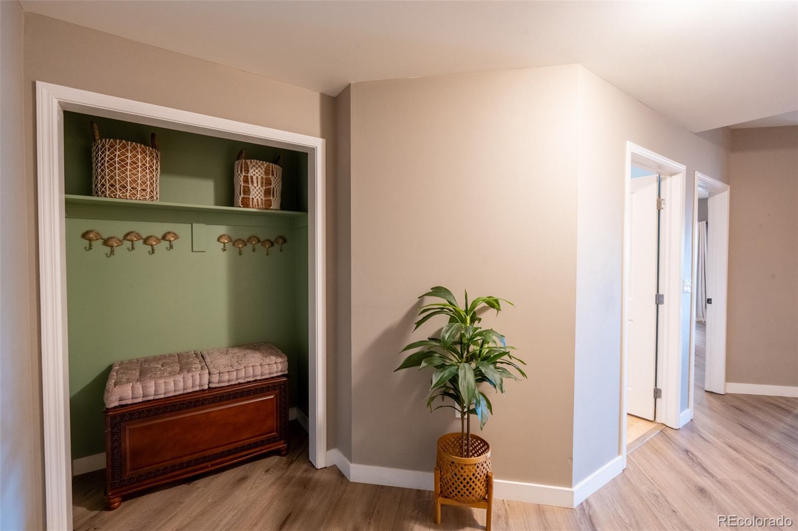 MLS Image #1 for 925 n lincoln street,denver, Colorado