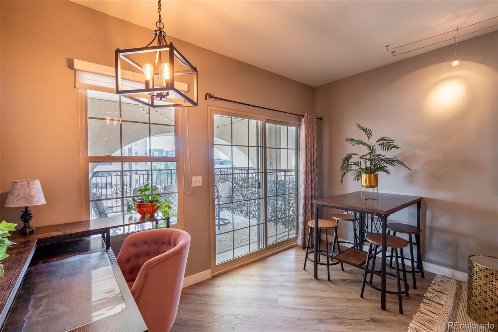 MLS Image #10 for 925 n lincoln street,denver, Colorado