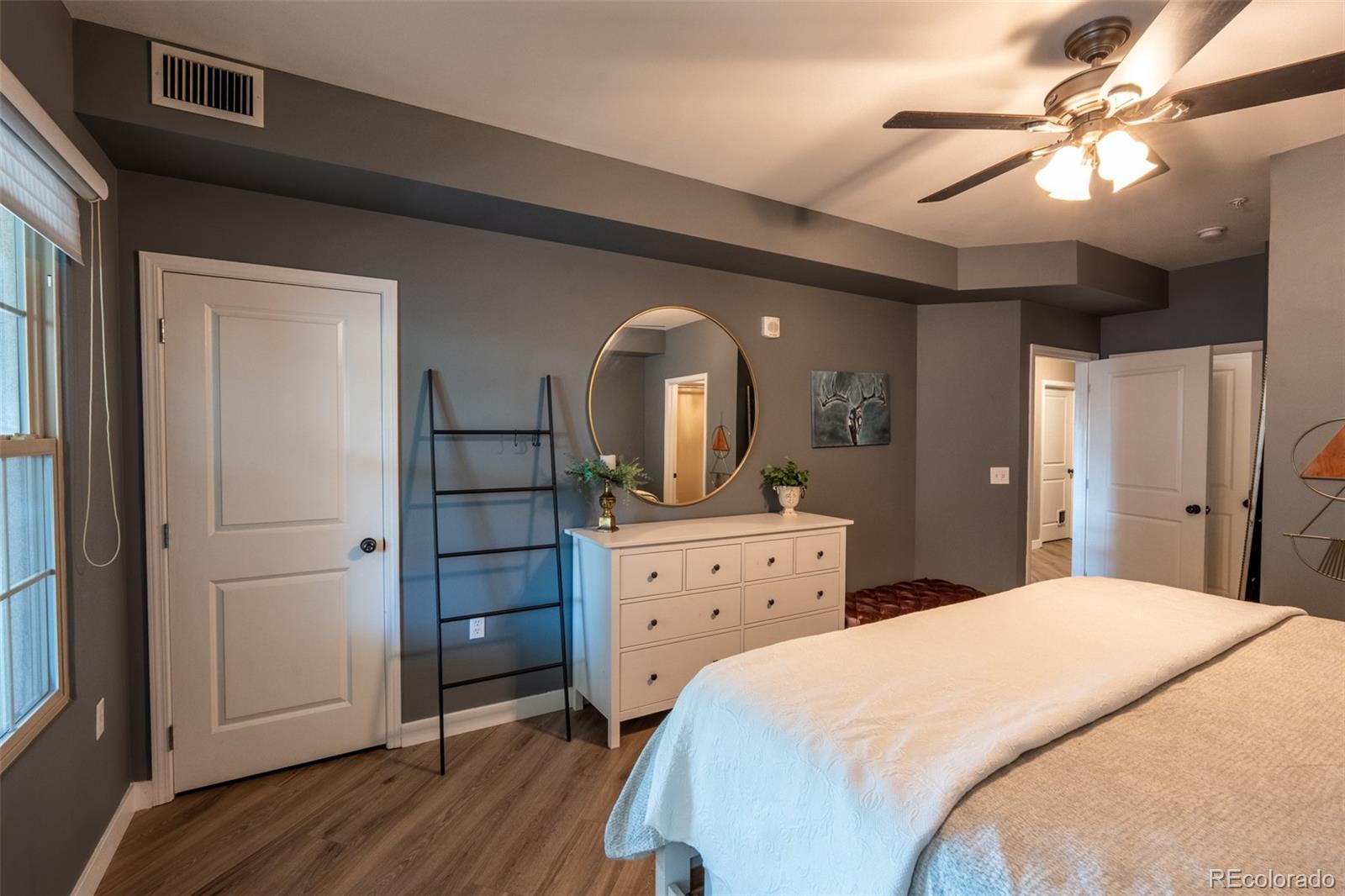 MLS Image #13 for 925 n lincoln street,denver, Colorado