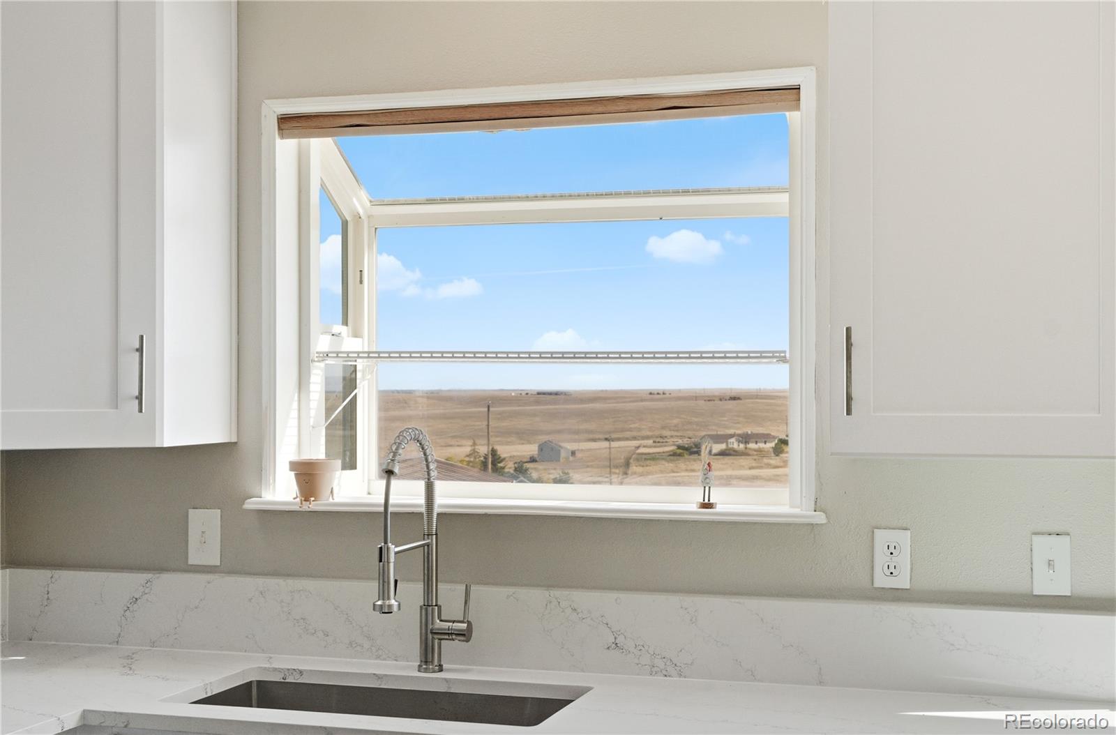 MLS Image #8 for 8692  lariat loop,elizabeth, Colorado