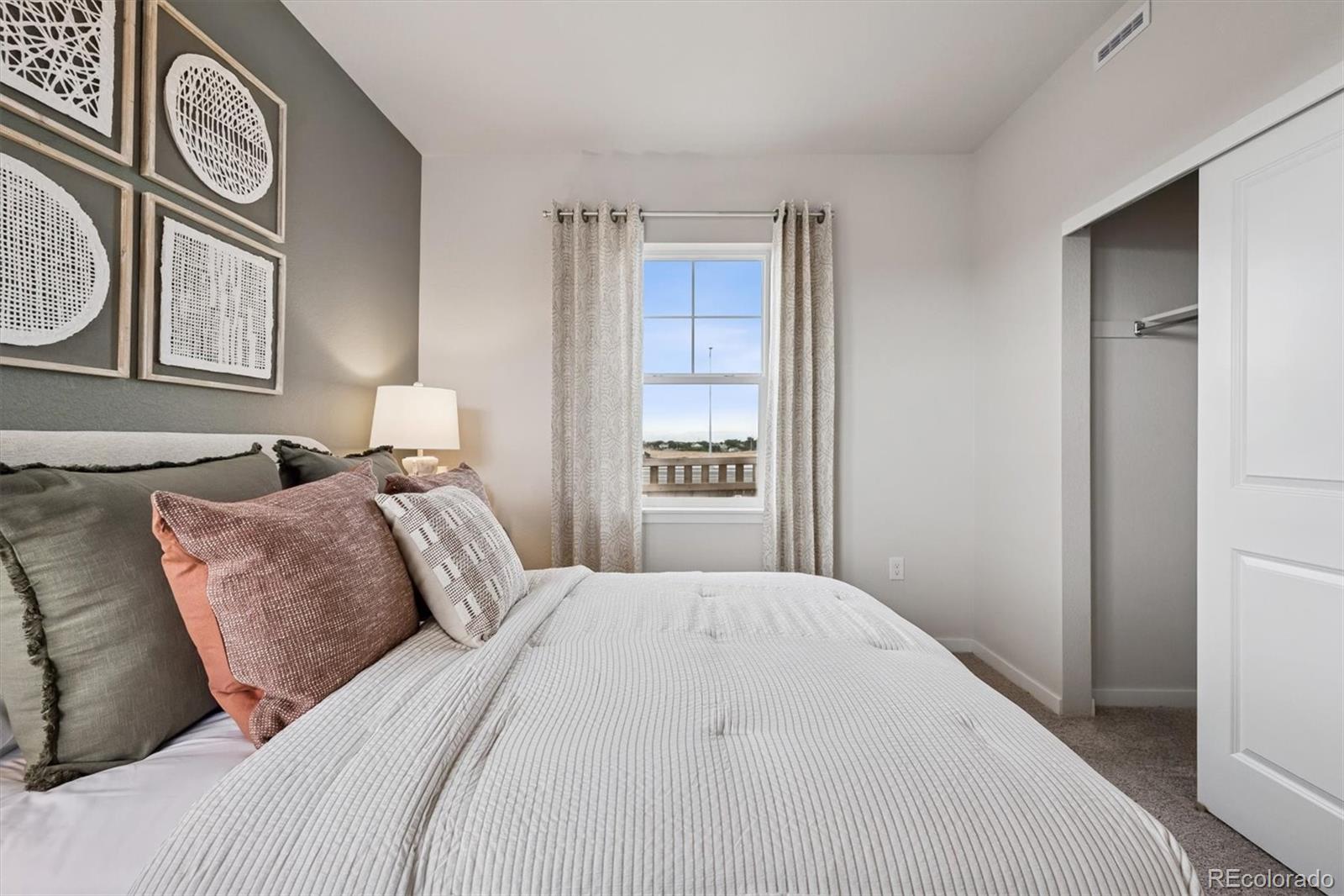 MLS Image #6 for 22569 e 47th drive,aurora, Colorado