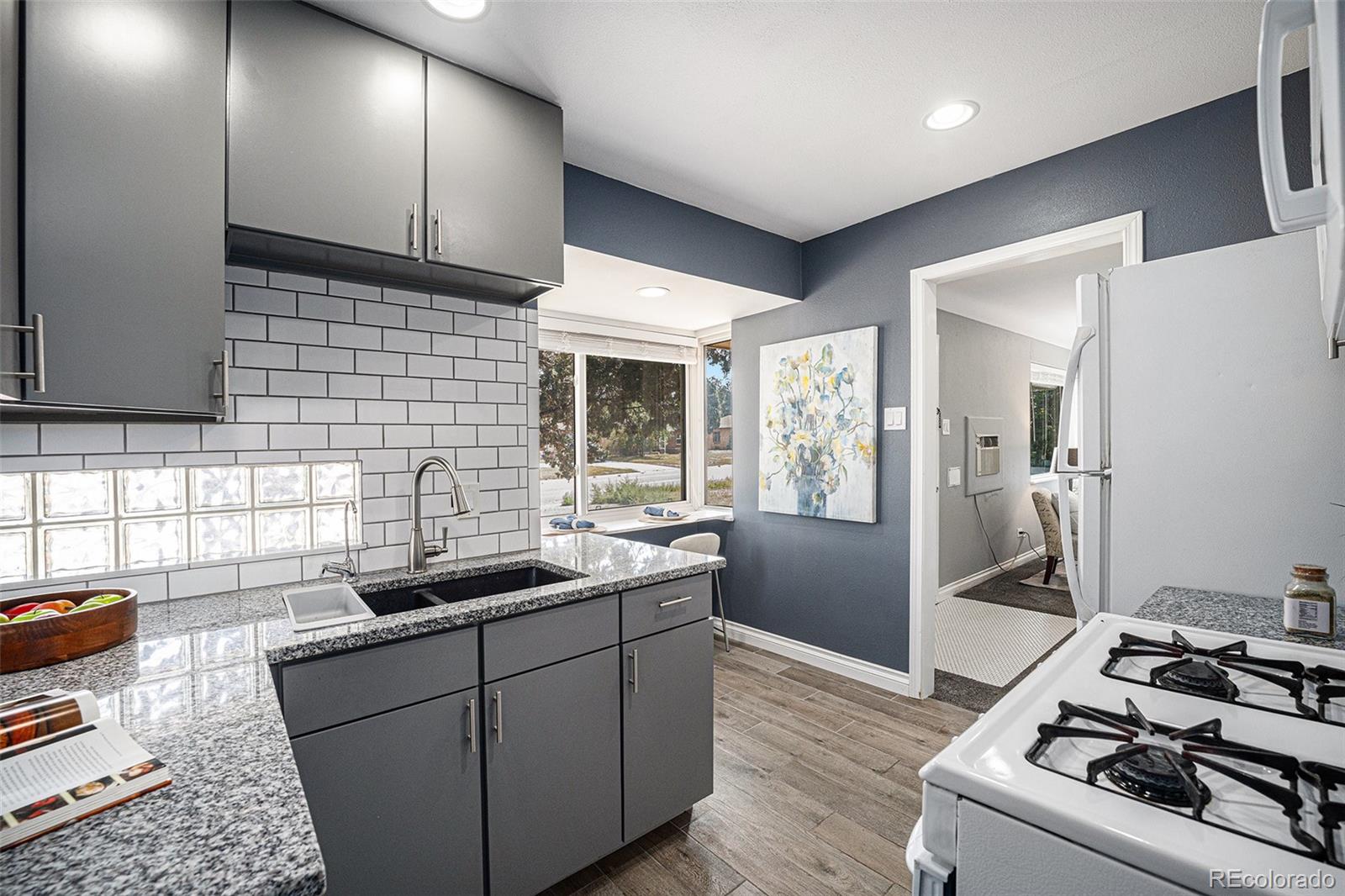 MLS Image #12 for 2141  quebec street,denver, Colorado
