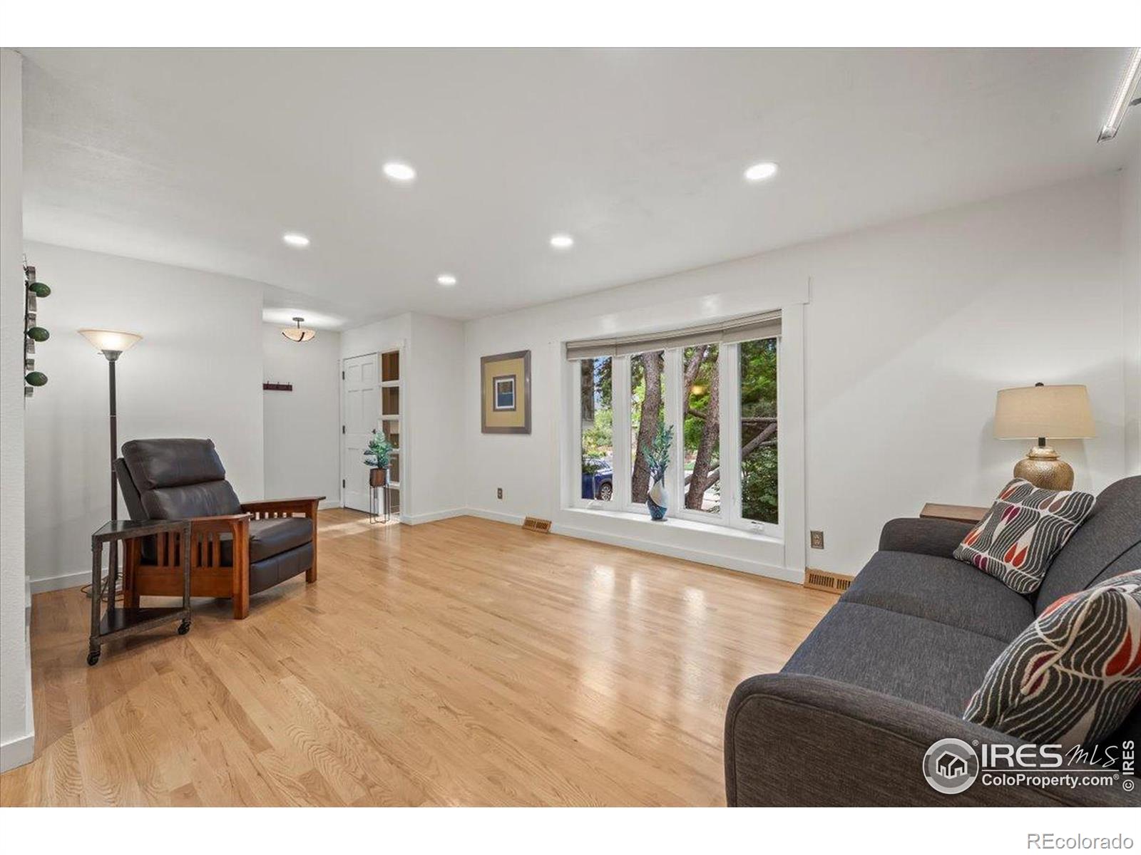 MLS Image #10 for 9903 w 86th avenue,arvada, Colorado