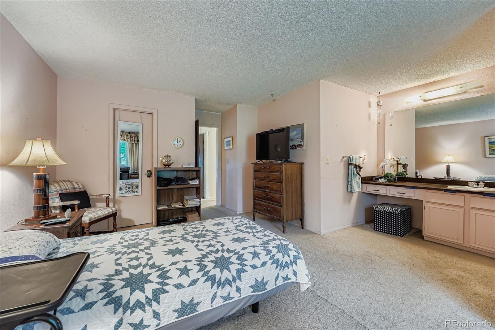 MLS Image #15 for 2002 s richfield street,aurora, Colorado