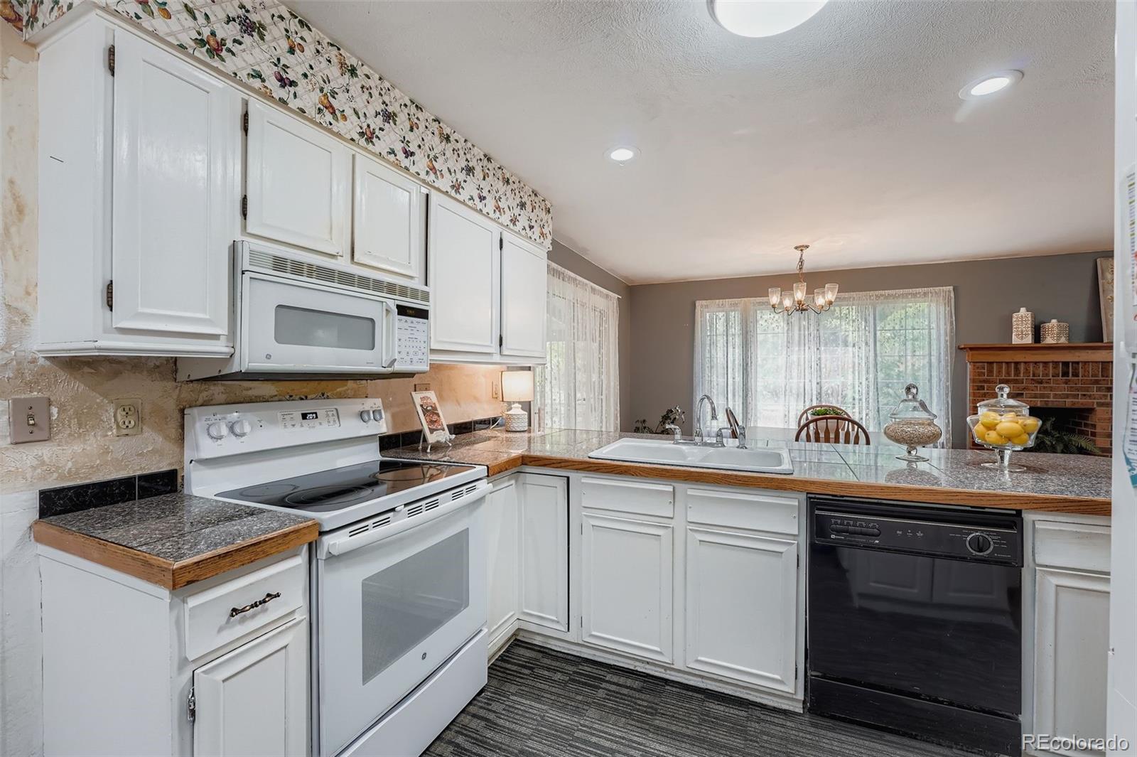 MLS Image #8 for 2002 s richfield street,aurora, Colorado