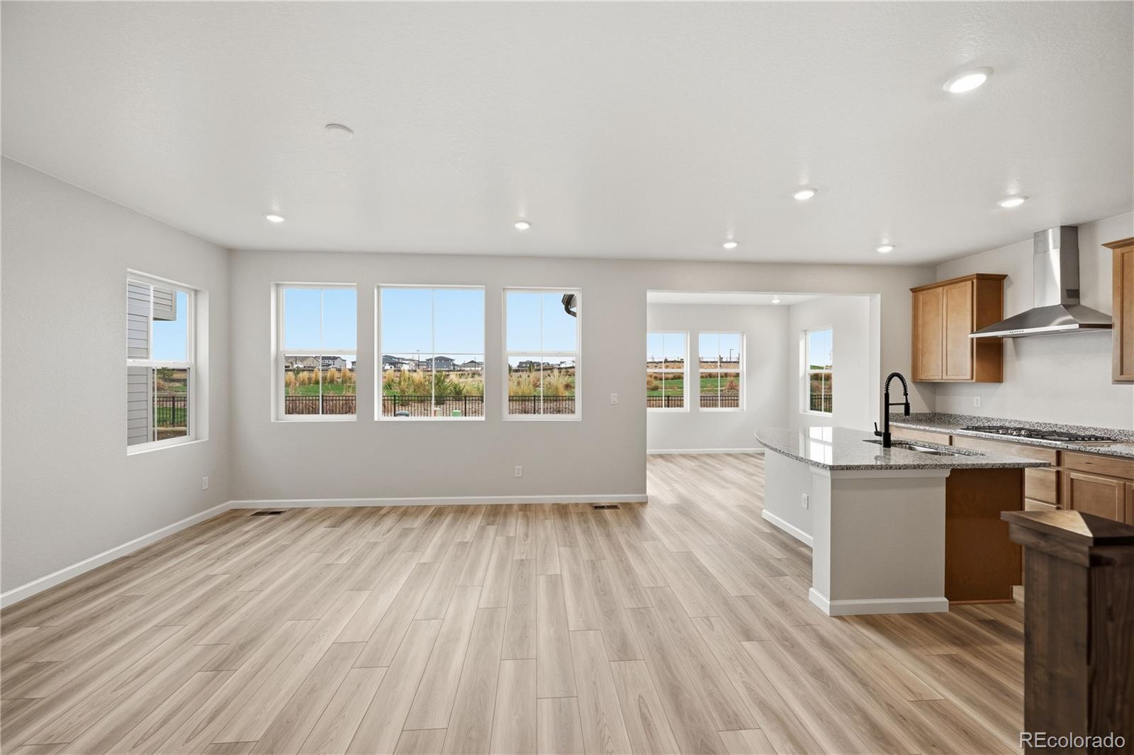 MLS Image #3 for 3380 n denali street,aurora, Colorado