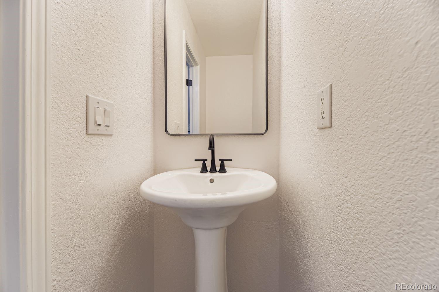 MLS Image #12 for 12055 e tennessee avenue,aurora, Colorado