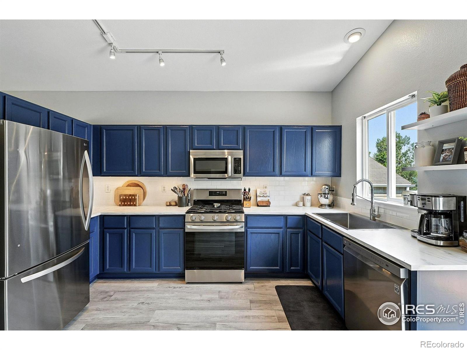 MLS Image #10 for 1818  clover creek drive,longmont, Colorado