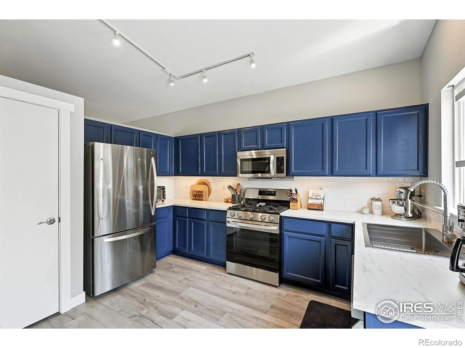 MLS Image #11 for 1818  clover creek drive,longmont, Colorado
