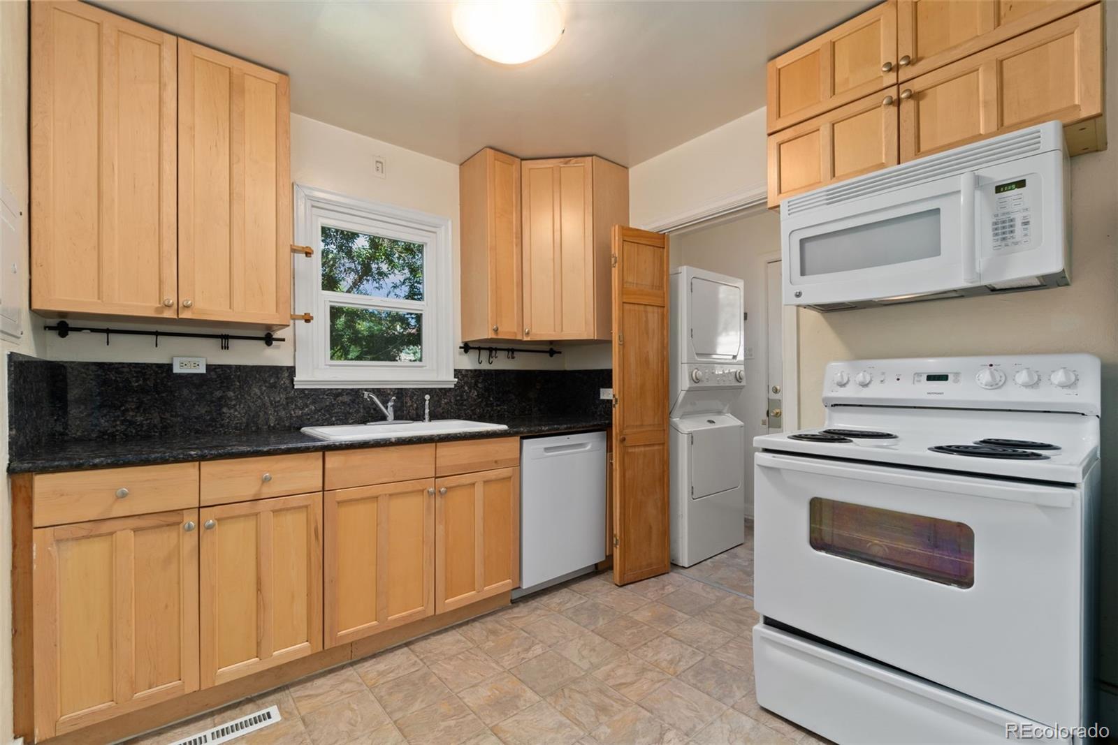 MLS Image #12 for 2475 s gilpin street,denver, Colorado