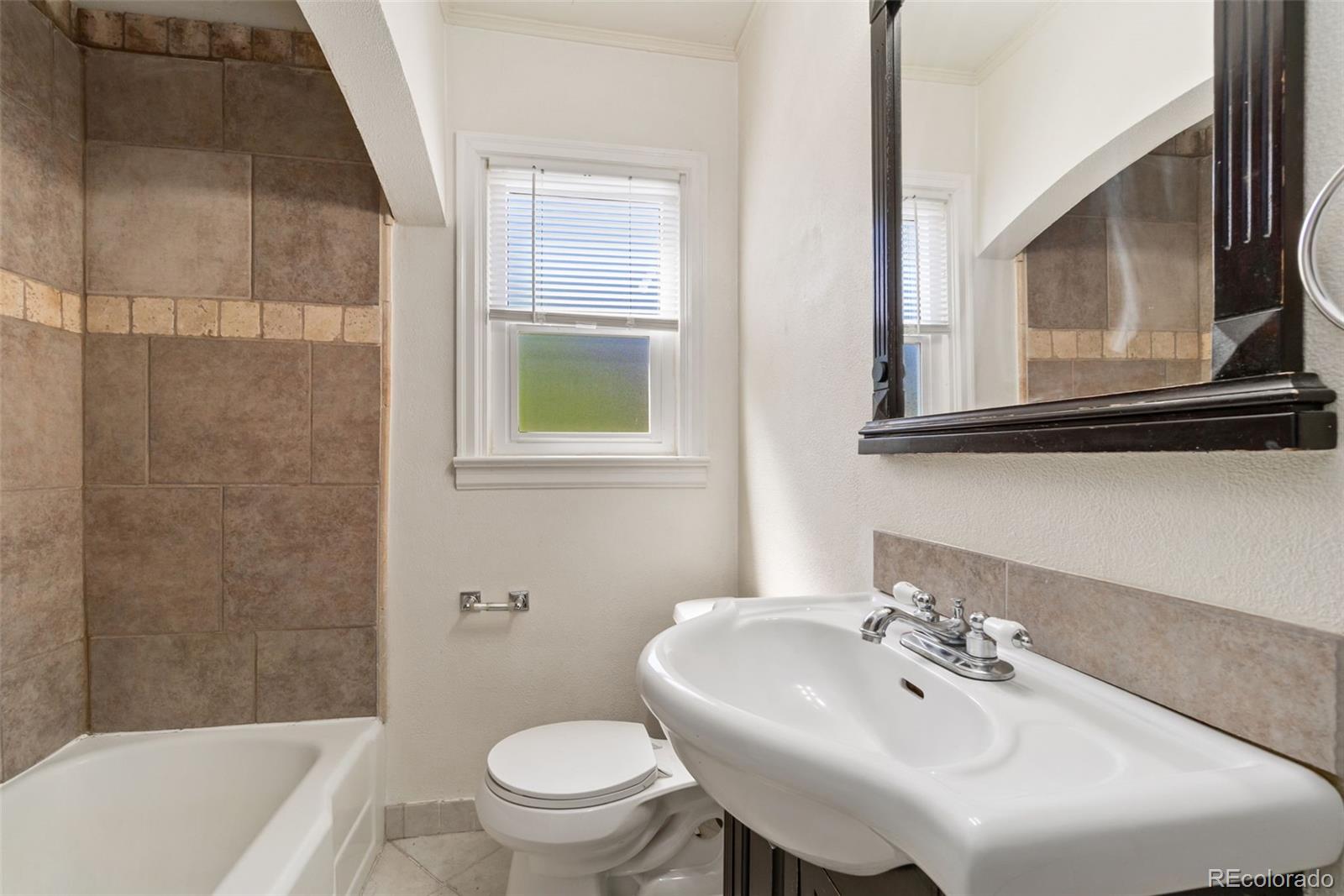 MLS Image #8 for 2475 s gilpin street,denver, Colorado