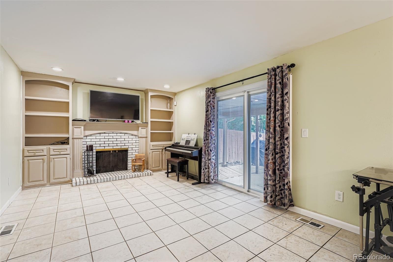 MLS Image #10 for 3257 s olathe way,aurora, Colorado