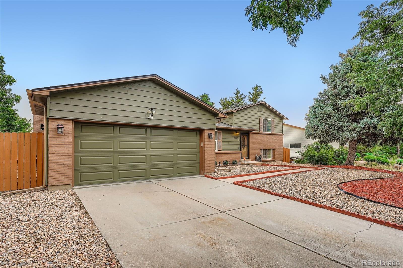 MLS Image #2 for 3257 s olathe way,aurora, Colorado