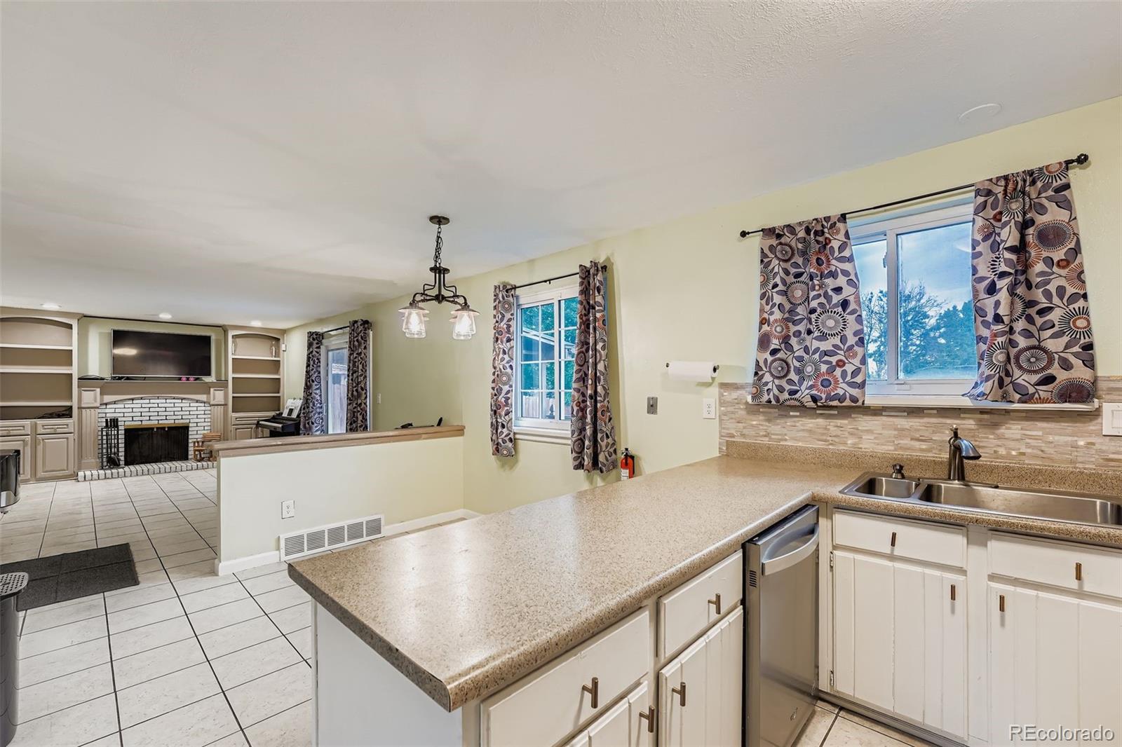 MLS Image #8 for 3257 s olathe way,aurora, Colorado