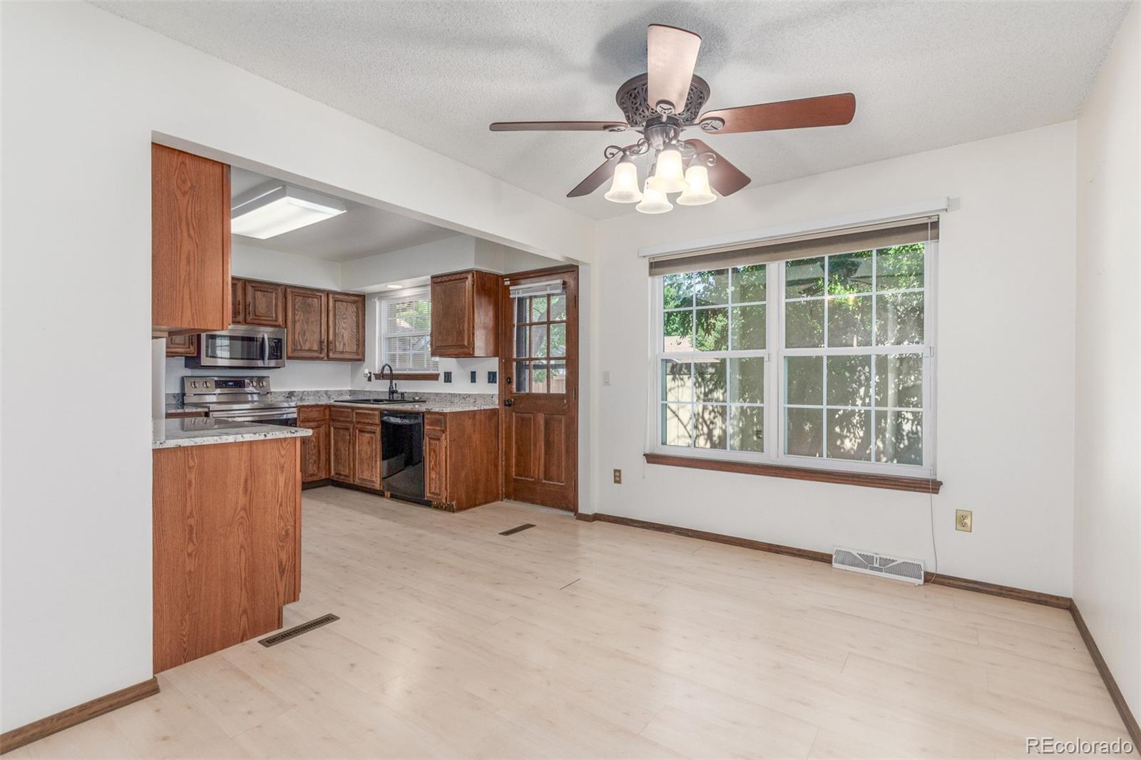 MLS Image #10 for 8752 e amherst drive e,denver, Colorado