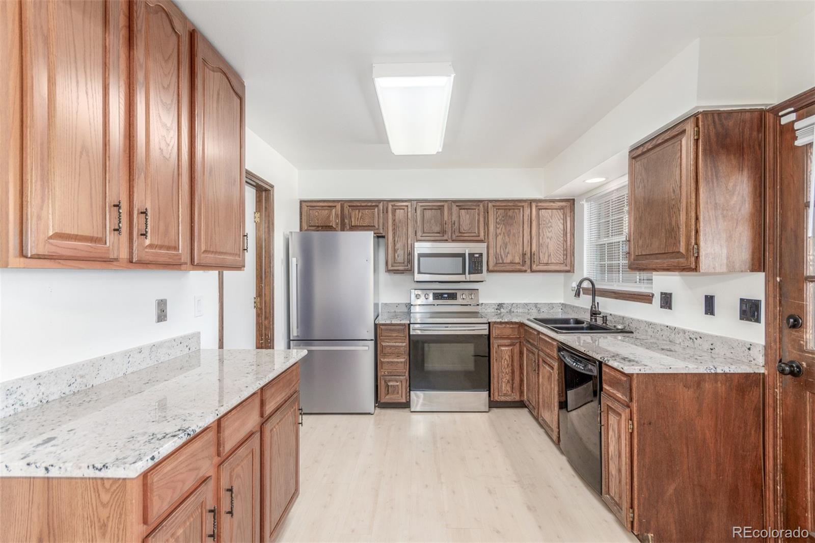MLS Image #11 for 8752 e amherst drive e,denver, Colorado