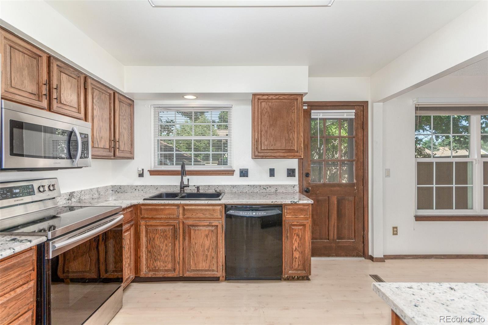 MLS Image #13 for 8752 e amherst drive e,denver, Colorado