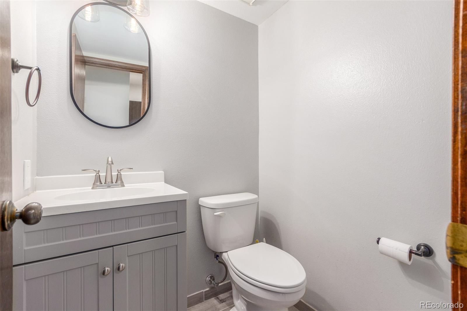 MLS Image #15 for 8752 e amherst drive e,denver, Colorado