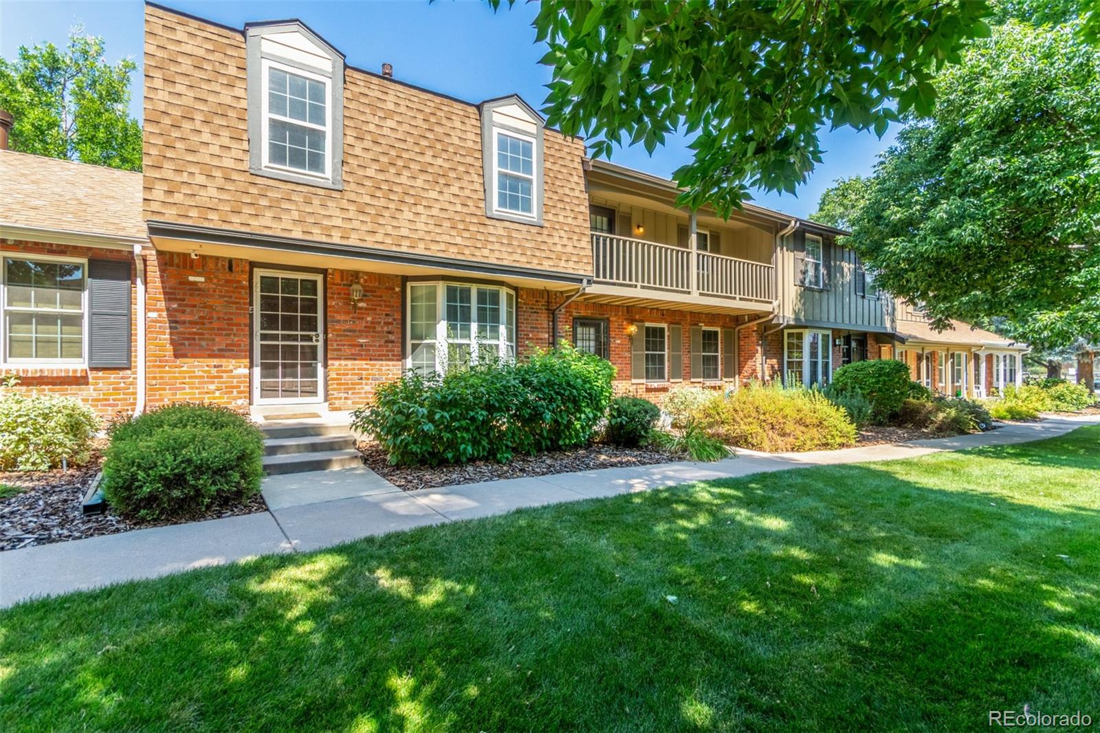 MLS Image #4 for 8752 e amherst drive e,denver, Colorado