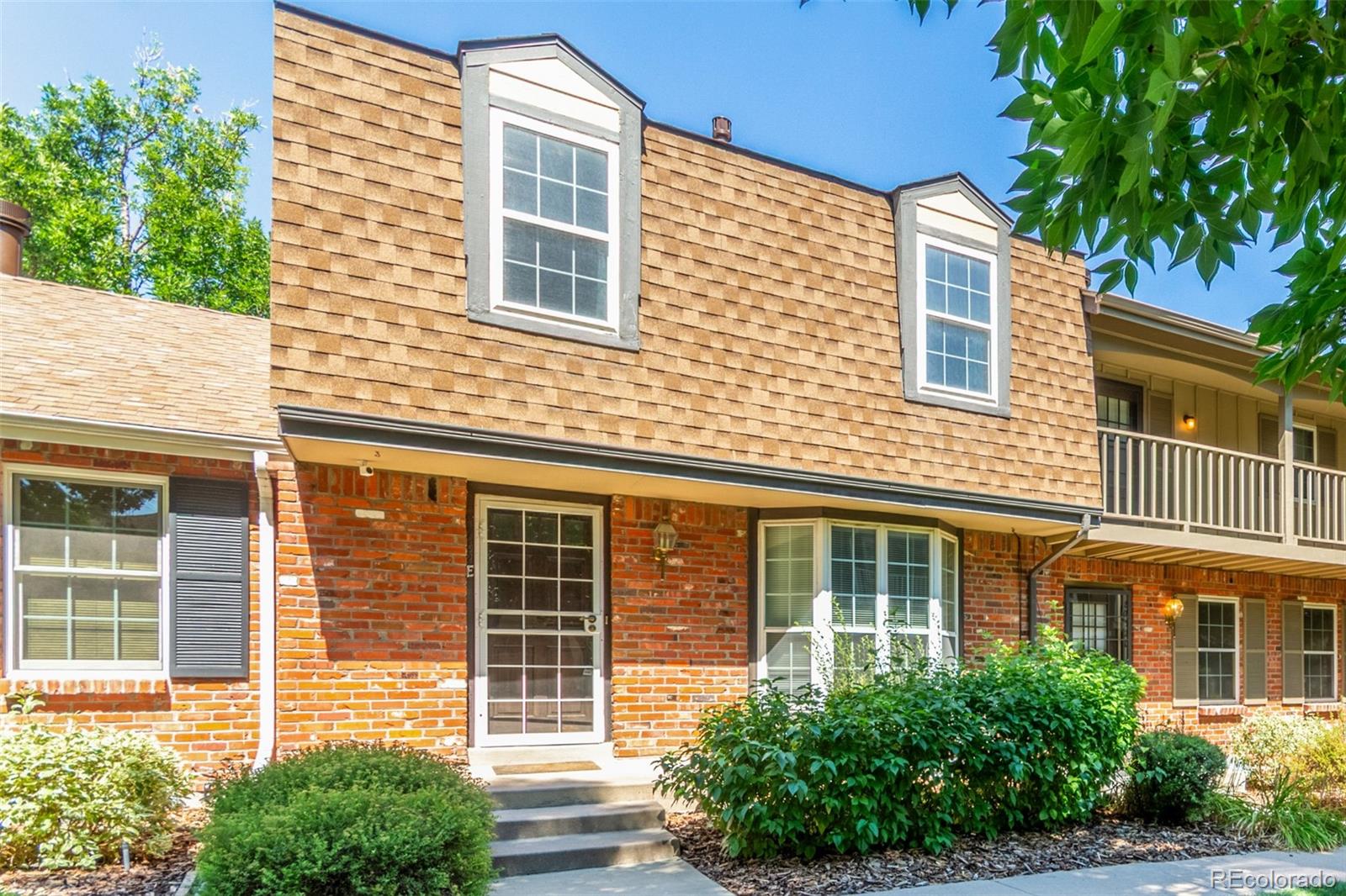 MLS Image #5 for 8752 e amherst drive e,denver, Colorado