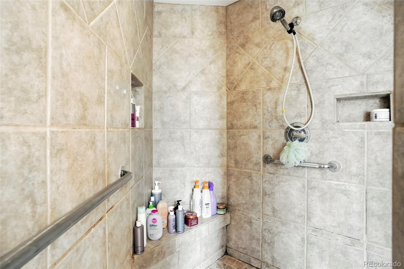 MLS Image #12 for 5295 w plymouth drive,littleton, Colorado