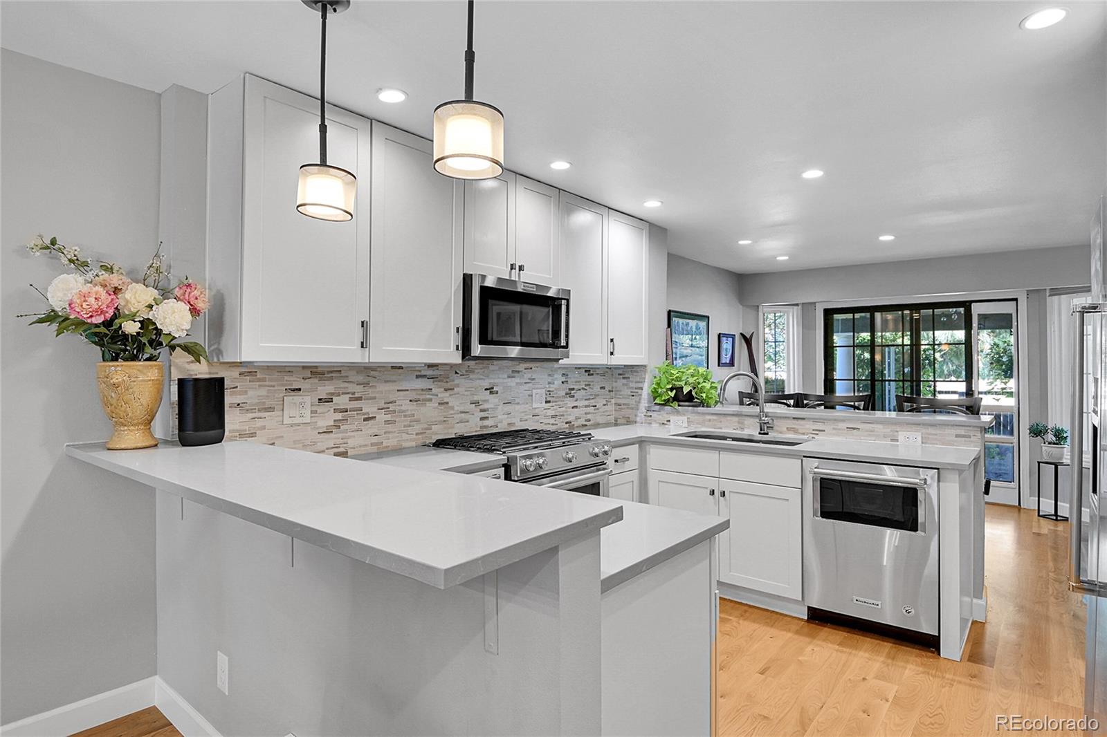 MLS Image #6 for 1600 s quebec way,denver, Colorado