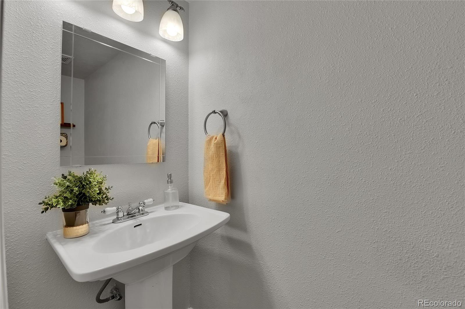 MLS Image #11 for 1818 s quebec way,denver, Colorado