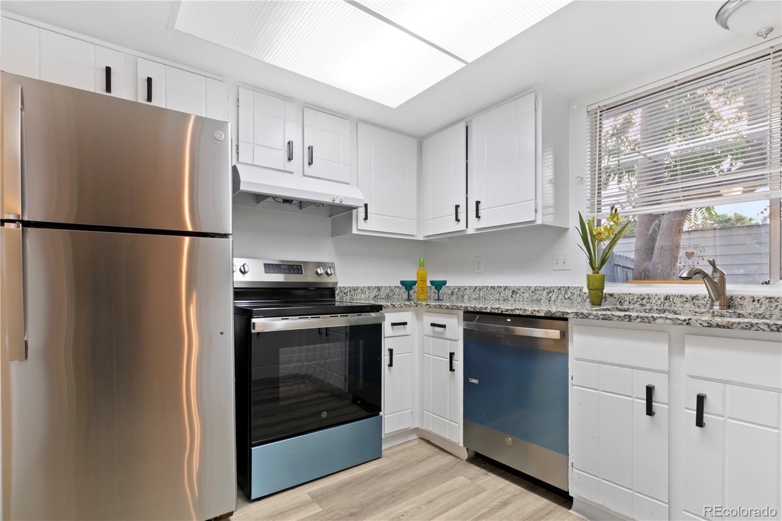 MLS Image #9 for 12474 e kansas place,aurora, Colorado
