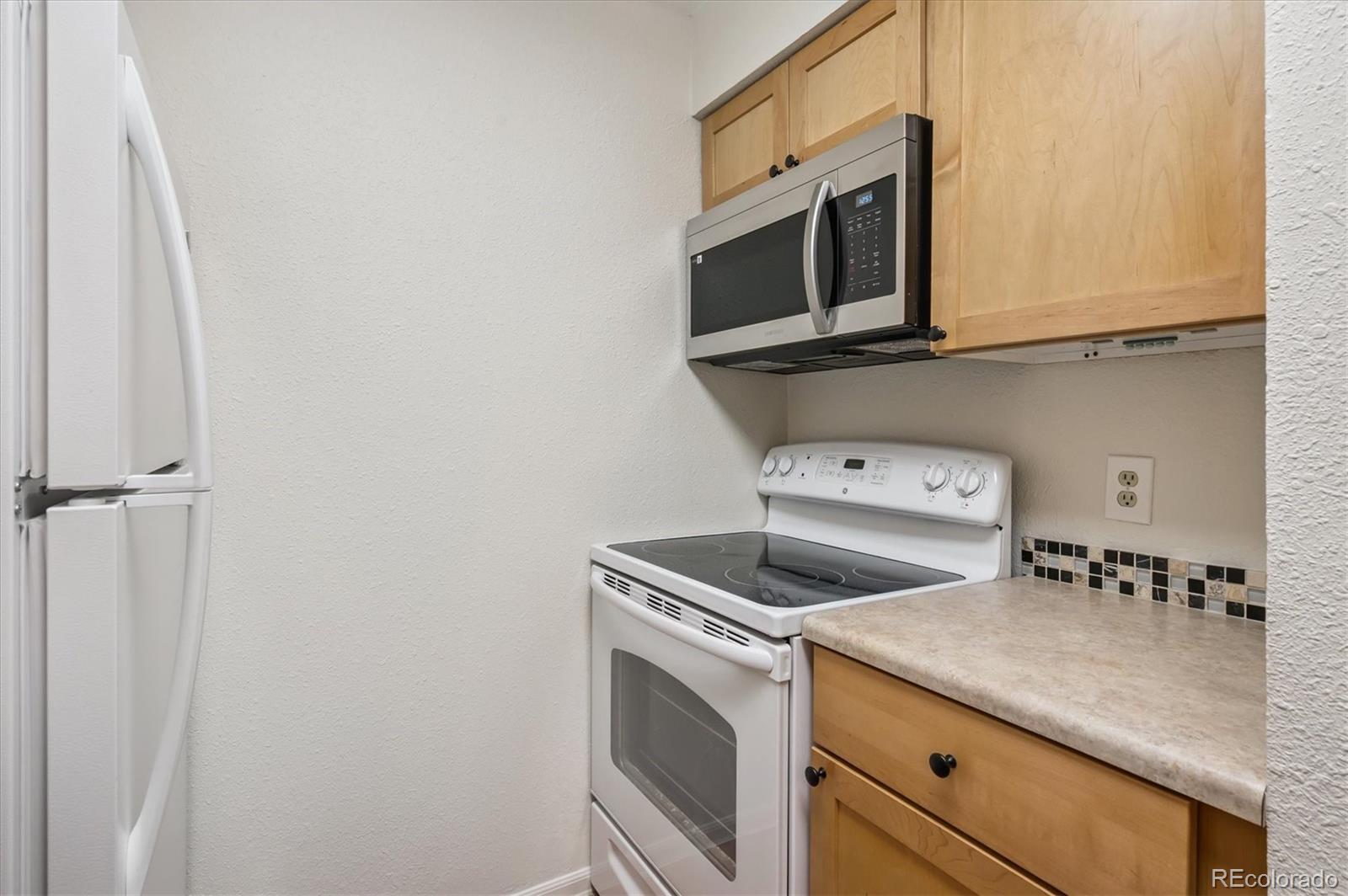 MLS Image #6 for 4858 e kentucky avenue c,denver, Colorado