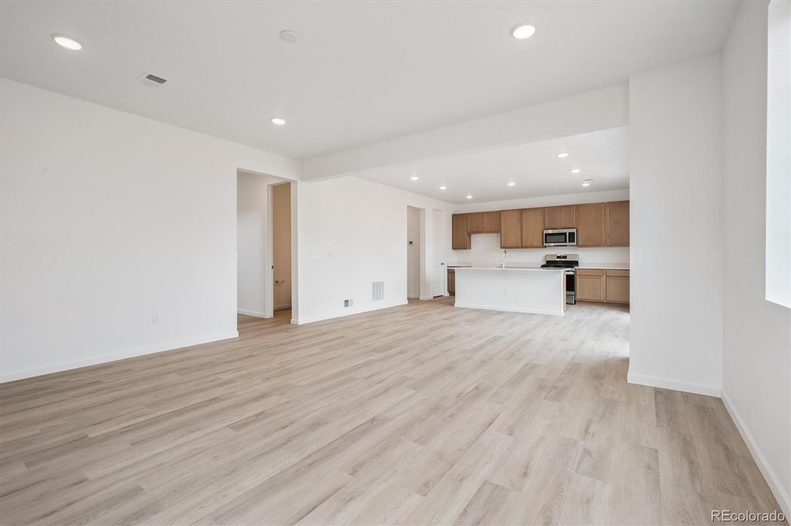 MLS Image #10 for 24785 e 41st avenue,aurora, Colorado
