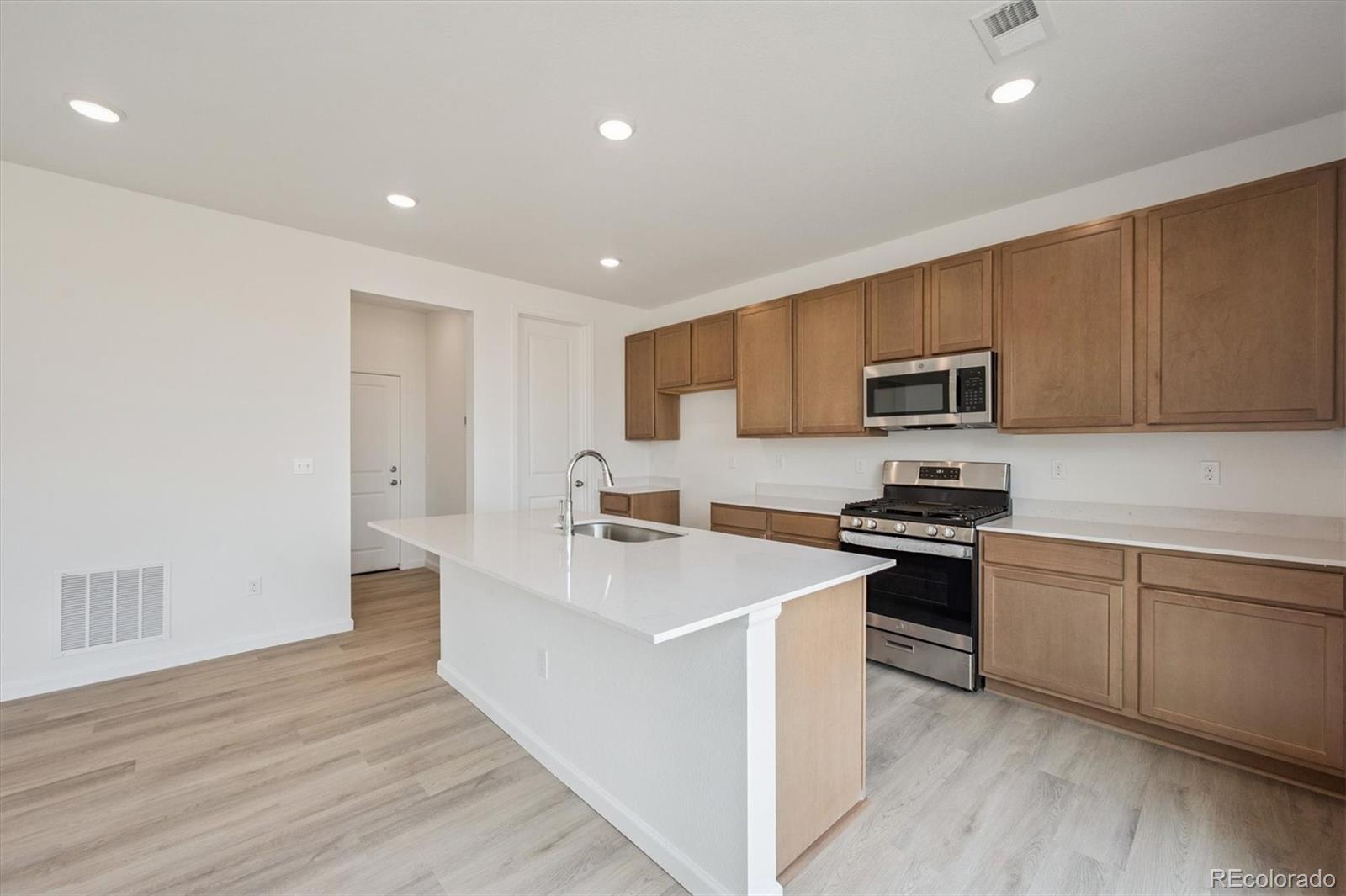 MLS Image #7 for 24785 e 41st avenue,aurora, Colorado