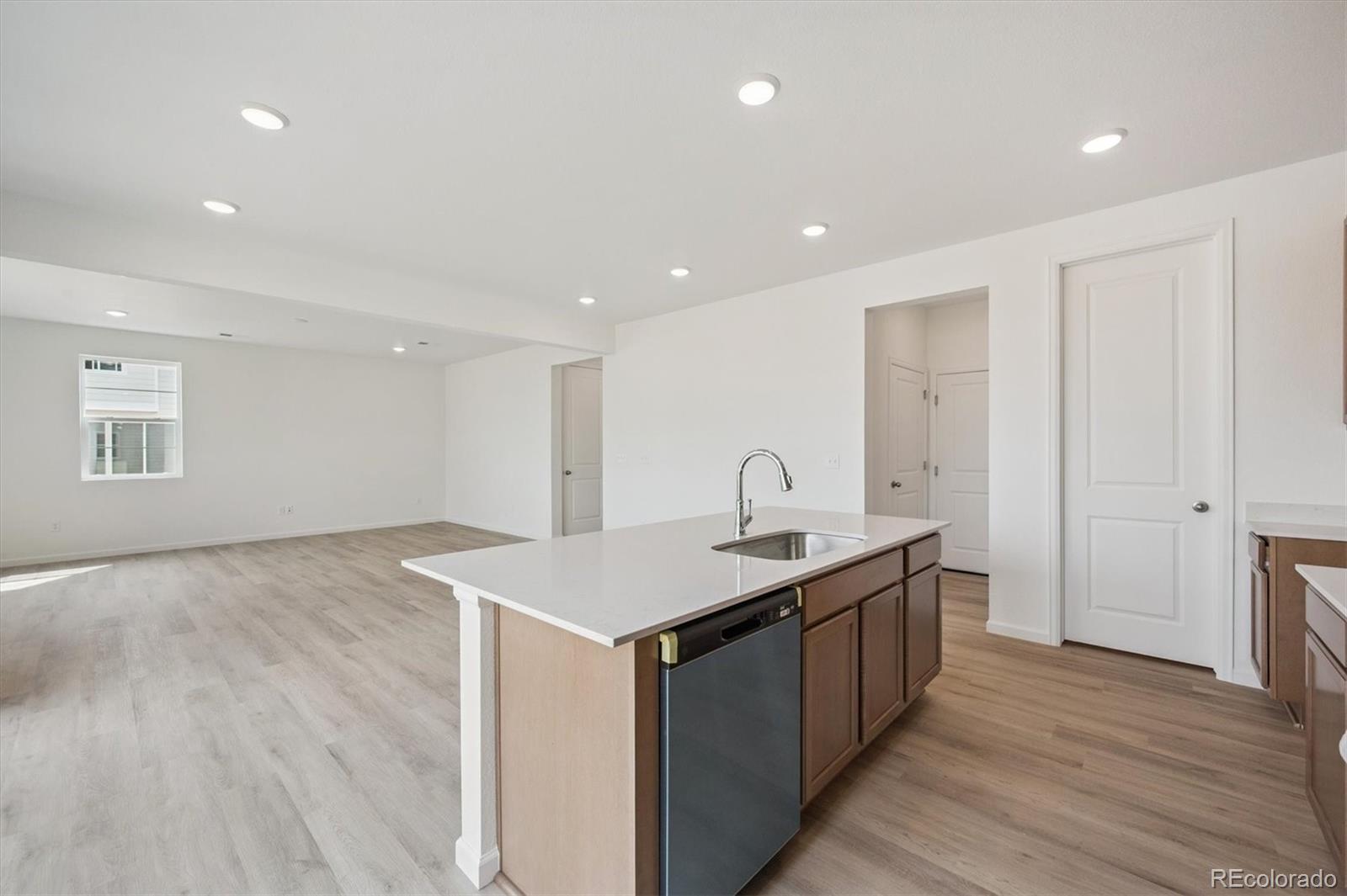 MLS Image #8 for 24785 e 41st avenue,aurora, Colorado