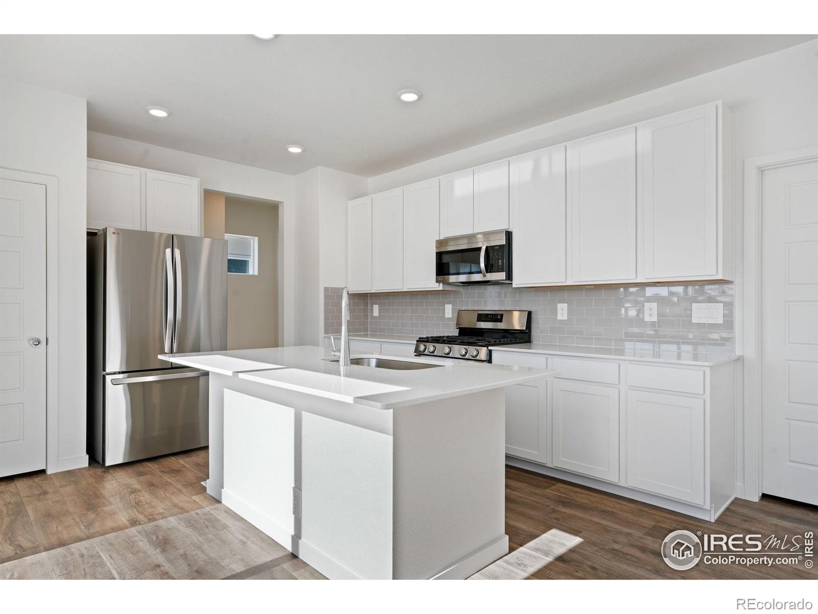 MLS Image #3 for 215  dawn drive,hudson, Colorado