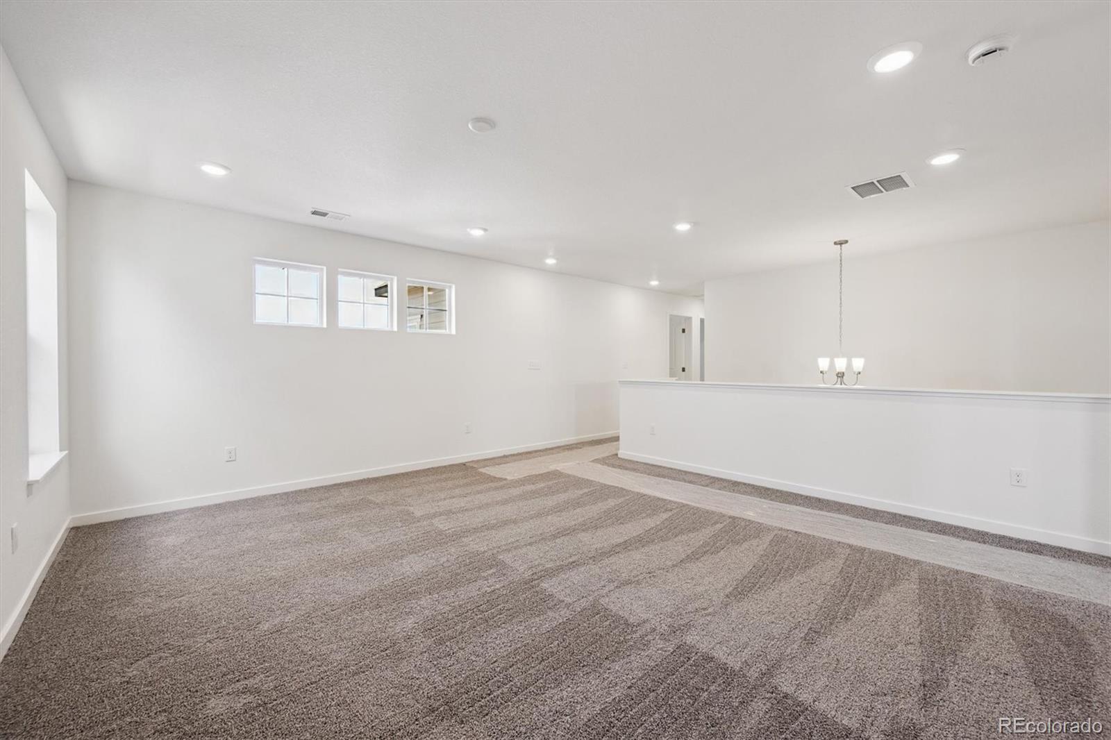 MLS Image #10 for 25040 e 42nd avenue,aurora, Colorado