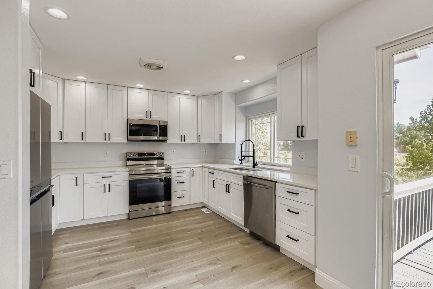 MLS Image #5 for 3362 s kirk court,aurora, Colorado