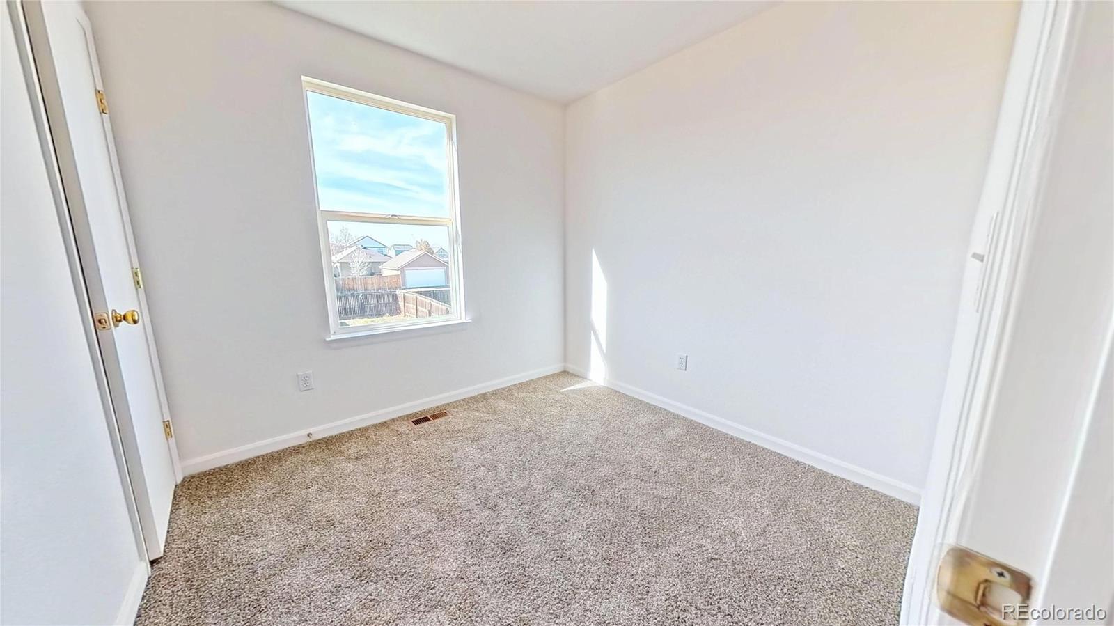 MLS Image #14 for 3003  rose hill street,strasburg, Colorado