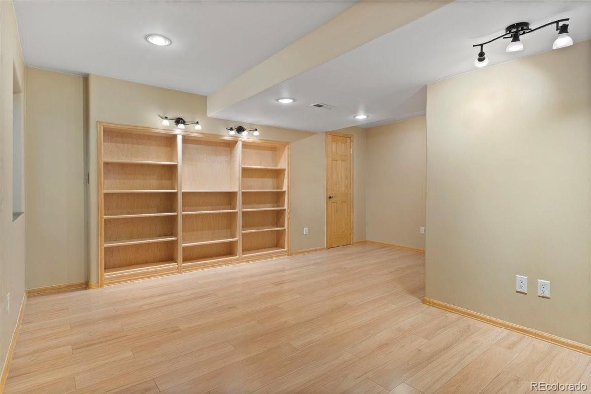 MLS Image #25 for 19871 e lasalle drive,aurora, Colorado