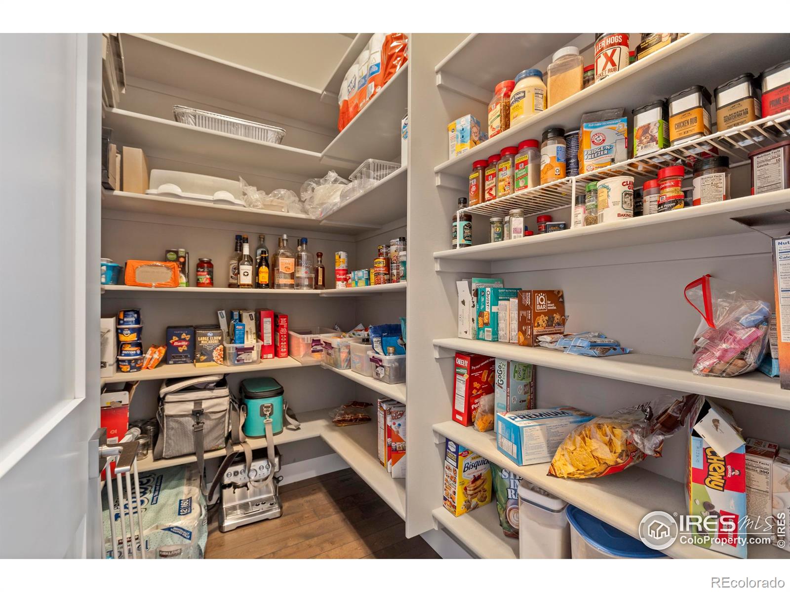 MLS Image #10 for 5830  last pointe drive,windsor, Colorado