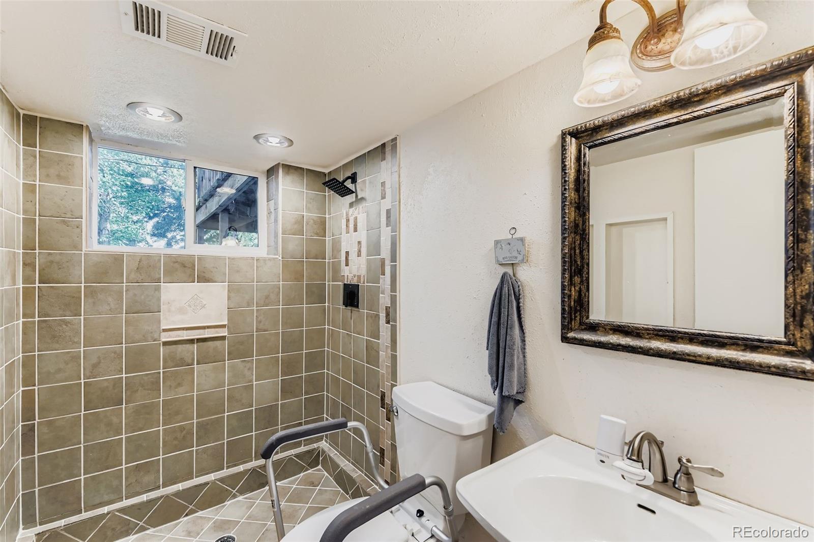 MLS Image #18 for 6340 w 70th drive,arvada, Colorado