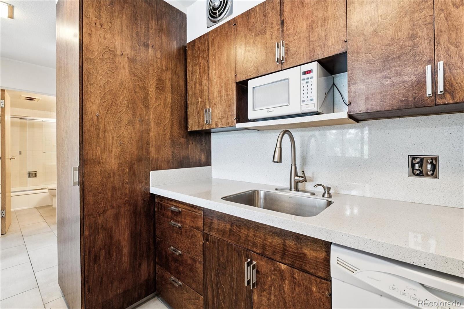 MLS Image #7 for 1050 n corona street 314,denver, Colorado