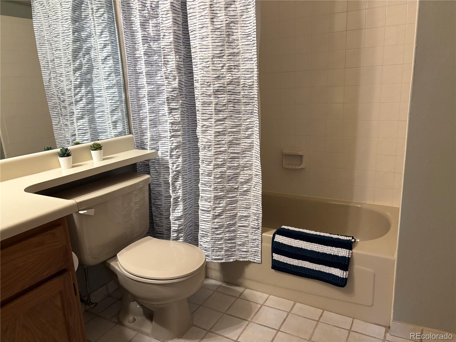 MLS Image #15 for 1818 s quebec way,denver, Colorado