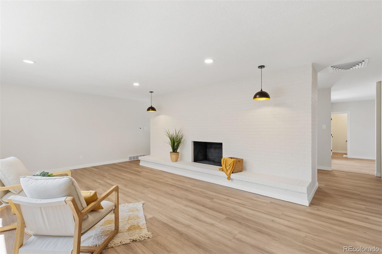 MLS Image #4 for 2219  stratford lane,colorado springs, Colorado