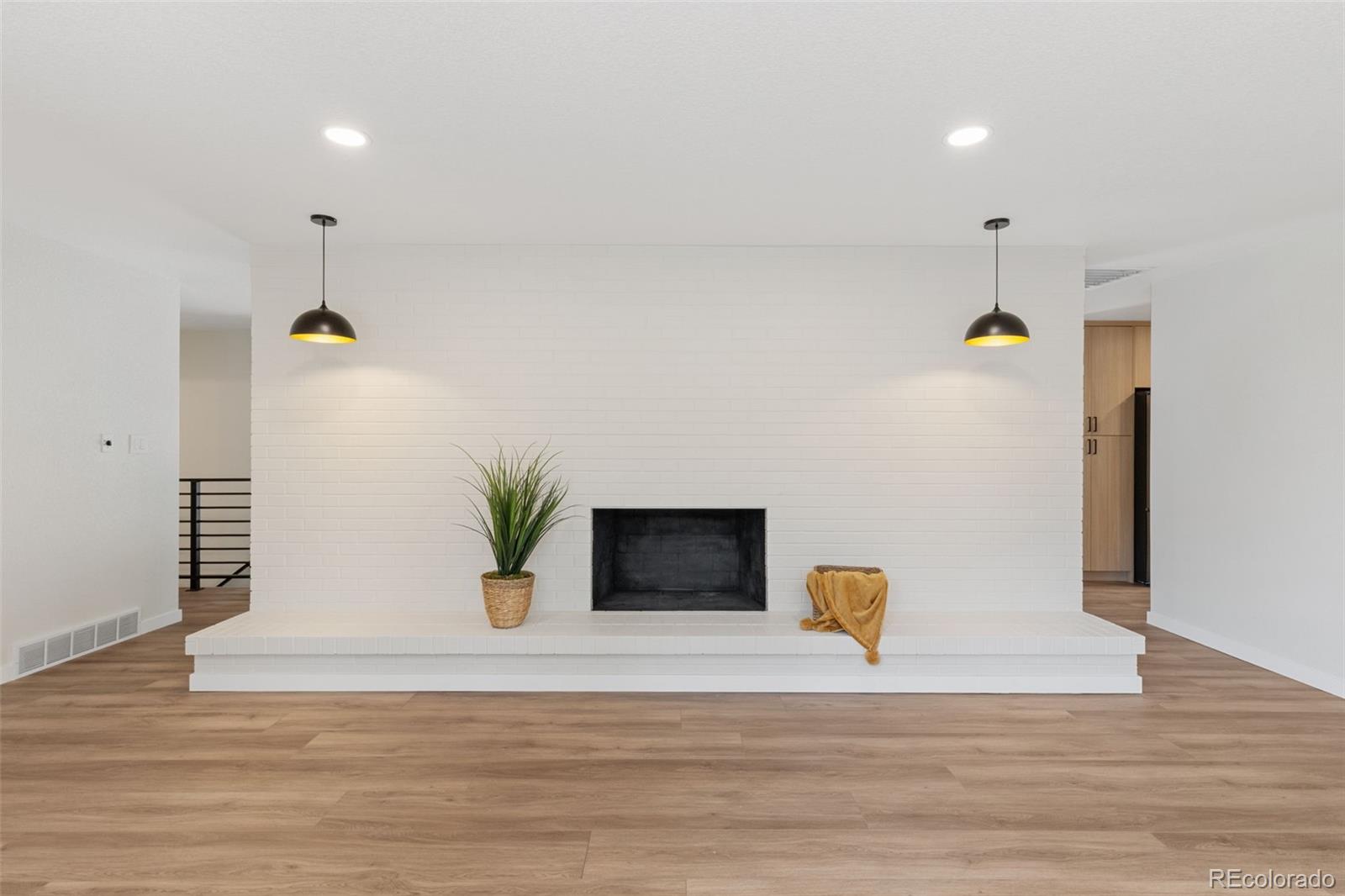 MLS Image #5 for 2219  stratford lane,colorado springs, Colorado