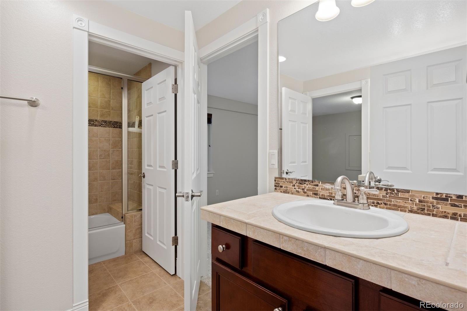 MLS Image #36 for 1000  ulster street,denver, Colorado