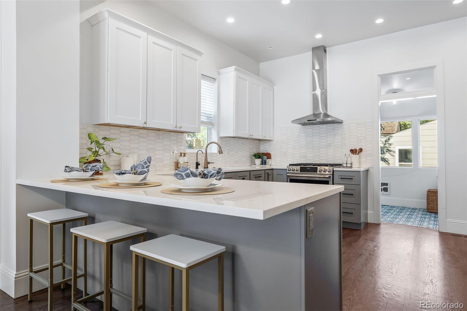 MLS Image #11 for 571 s sherman street,denver, Colorado