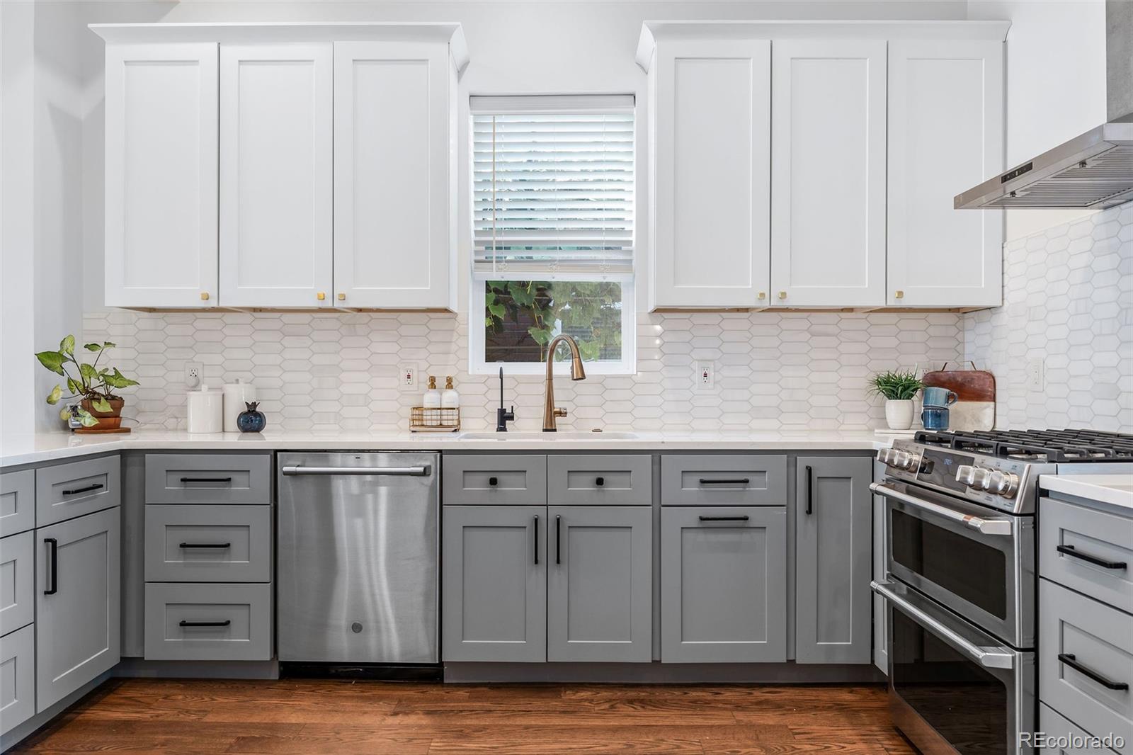 MLS Image #12 for 571 s sherman street,denver, Colorado