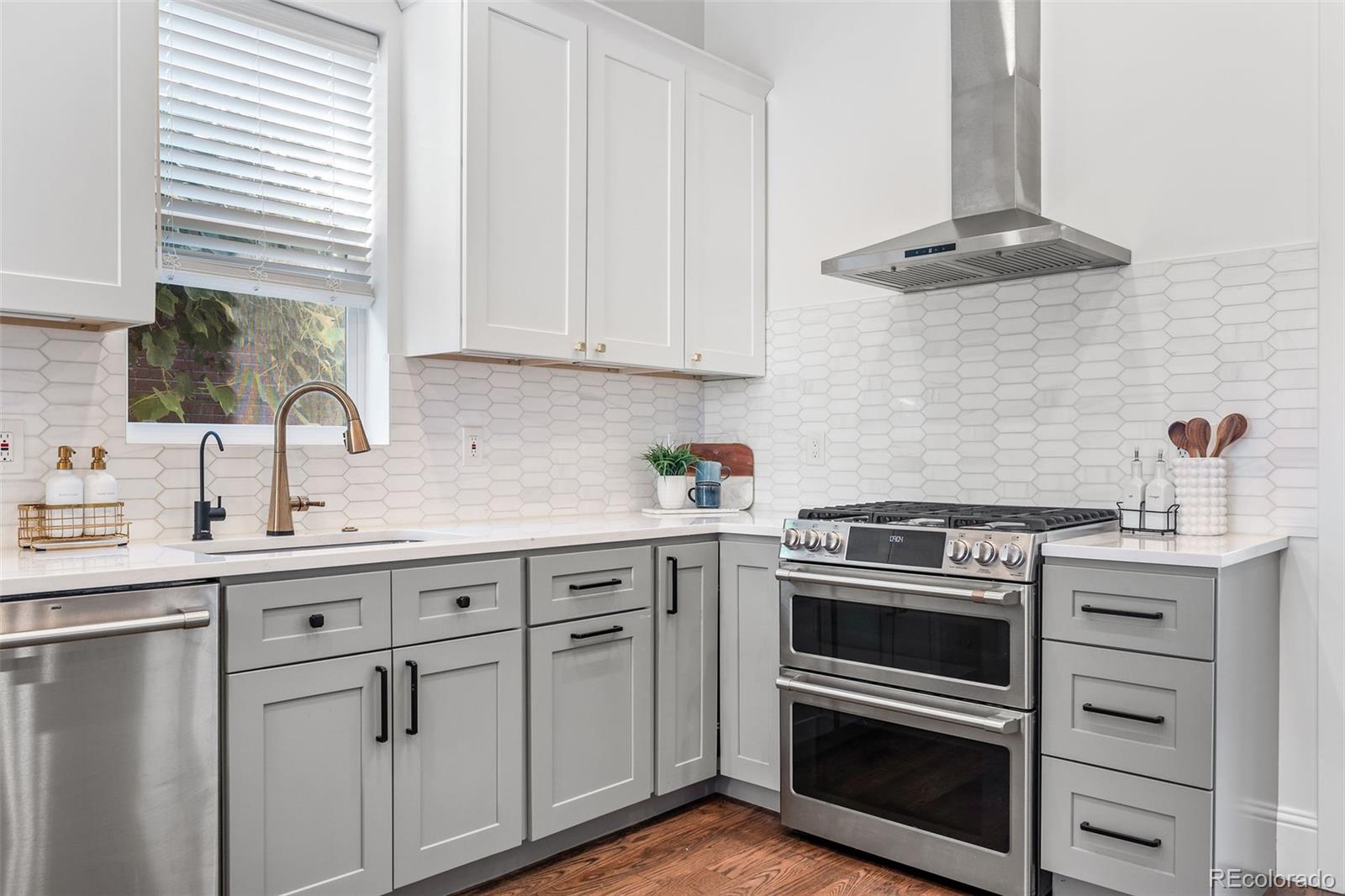 MLS Image #13 for 571 s sherman street,denver, Colorado